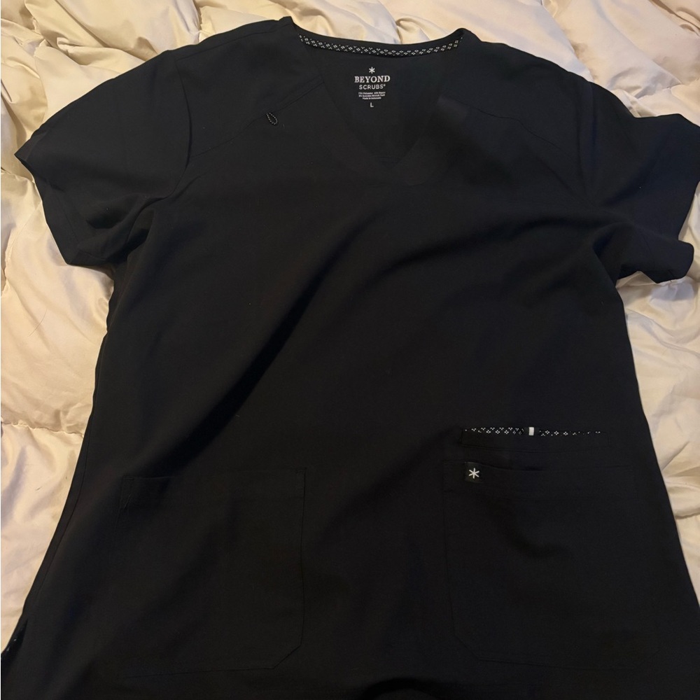 Women’s Scrubs Top